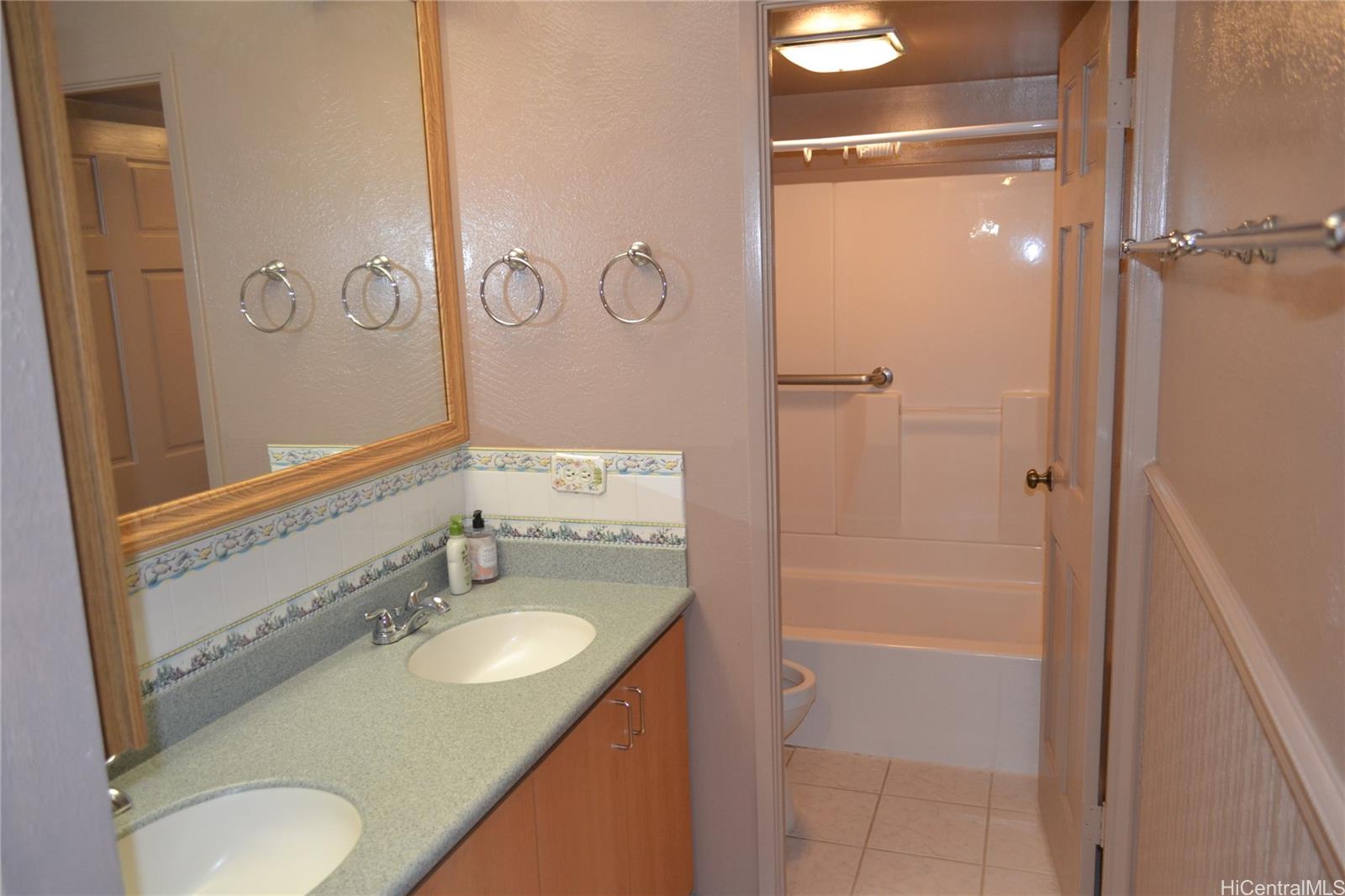 Pearl 2 condo # 4C, Aiea, Hawaii - photo 9 of 10