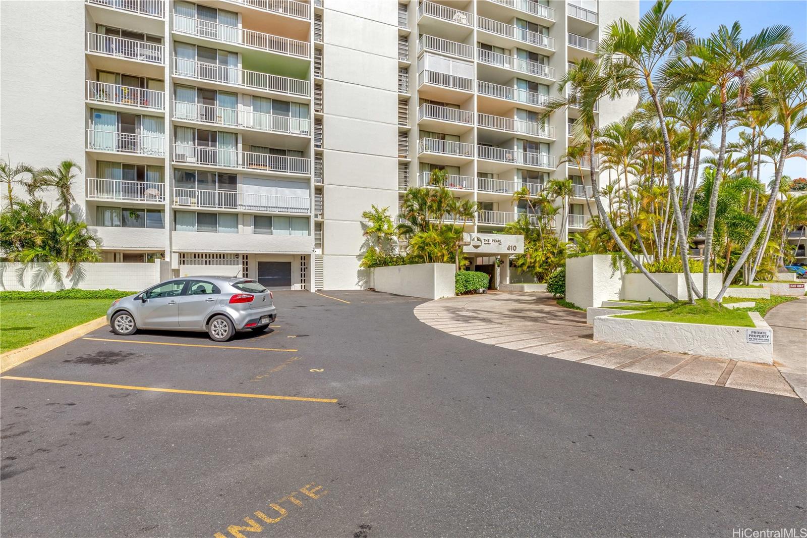 Pearl 2 condo # 4F, Aiea, Hawaii - photo 2 of 13