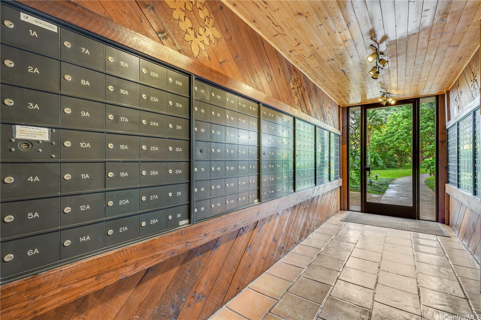 Pearl 2 condo # 4F, Aiea, Hawaii - photo 13 of 15