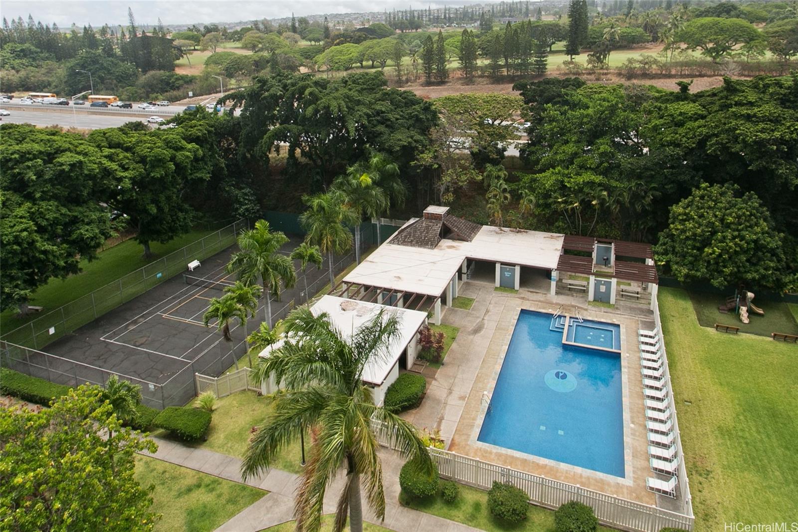 Pearl 2 condo # 4F, Aiea, Hawaii - photo 3 of 13