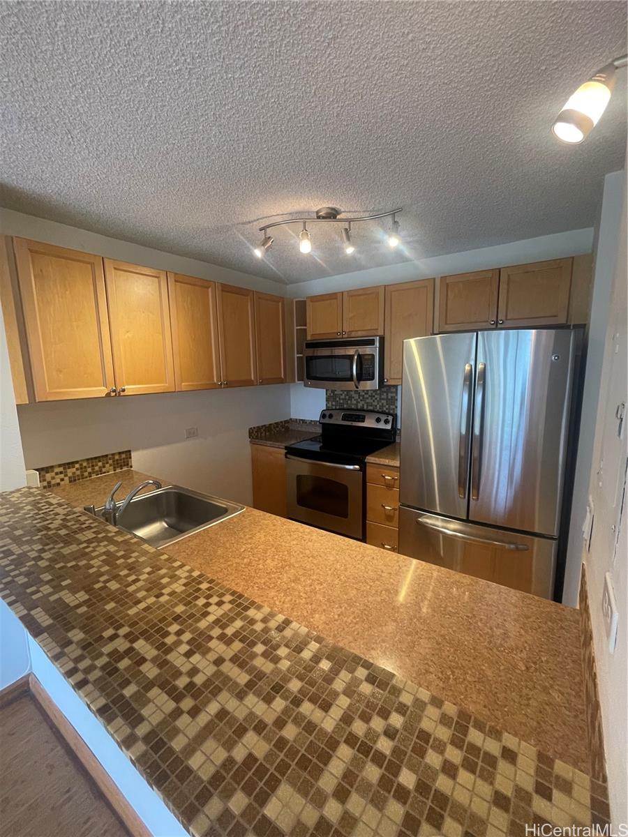 Pearl 2 condo # 4F, Aiea, Hawaii - photo 4 of 15