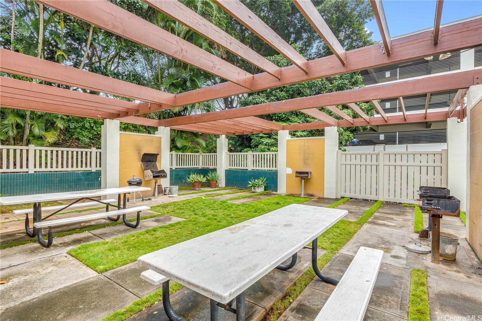 Pearl 2 condo # 4F, Aiea, Hawaii - photo 10 of 13