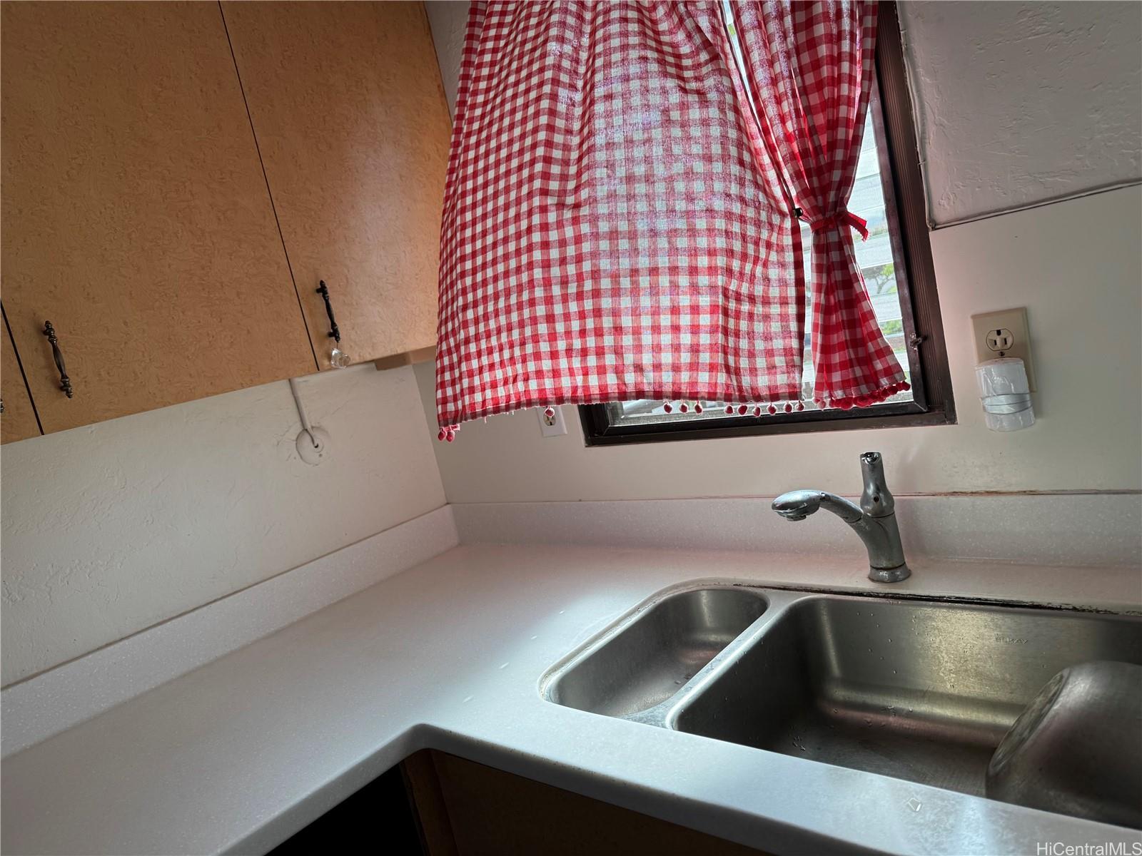 Tropicana Village-Aiea condo # 20472, Aiea, Hawaii - photo 4 of 17