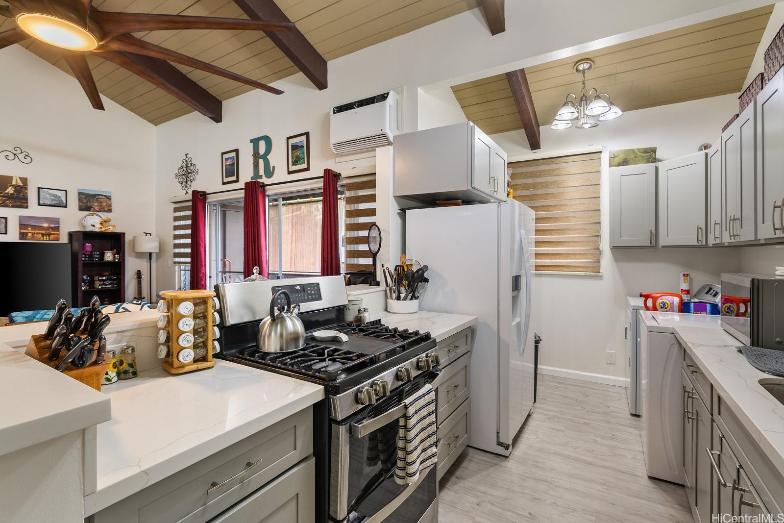 Chateau Newtown Vlg 2 condo # 4402, Aiea, Hawaii - photo 3 of 25