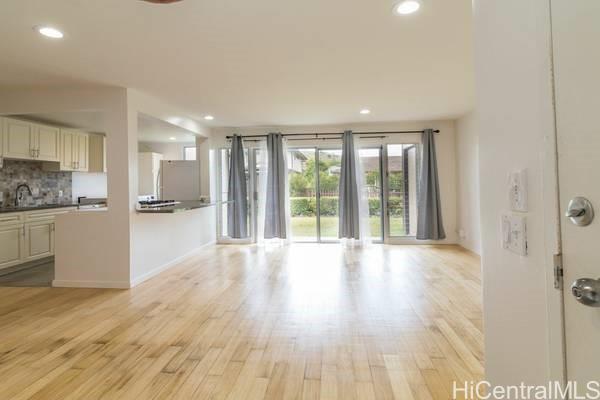 98-448 Kilinoe St Aiea - Rental - photo 4 of 18