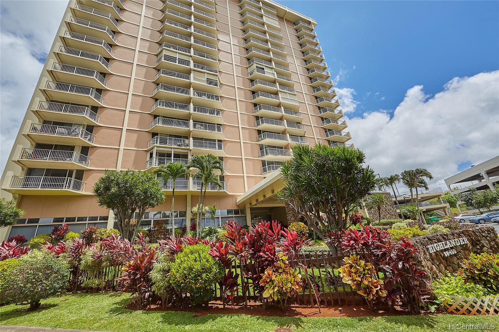 Highlander 1006, 98450 Koauka Loop, Aiea Pearlridge condo