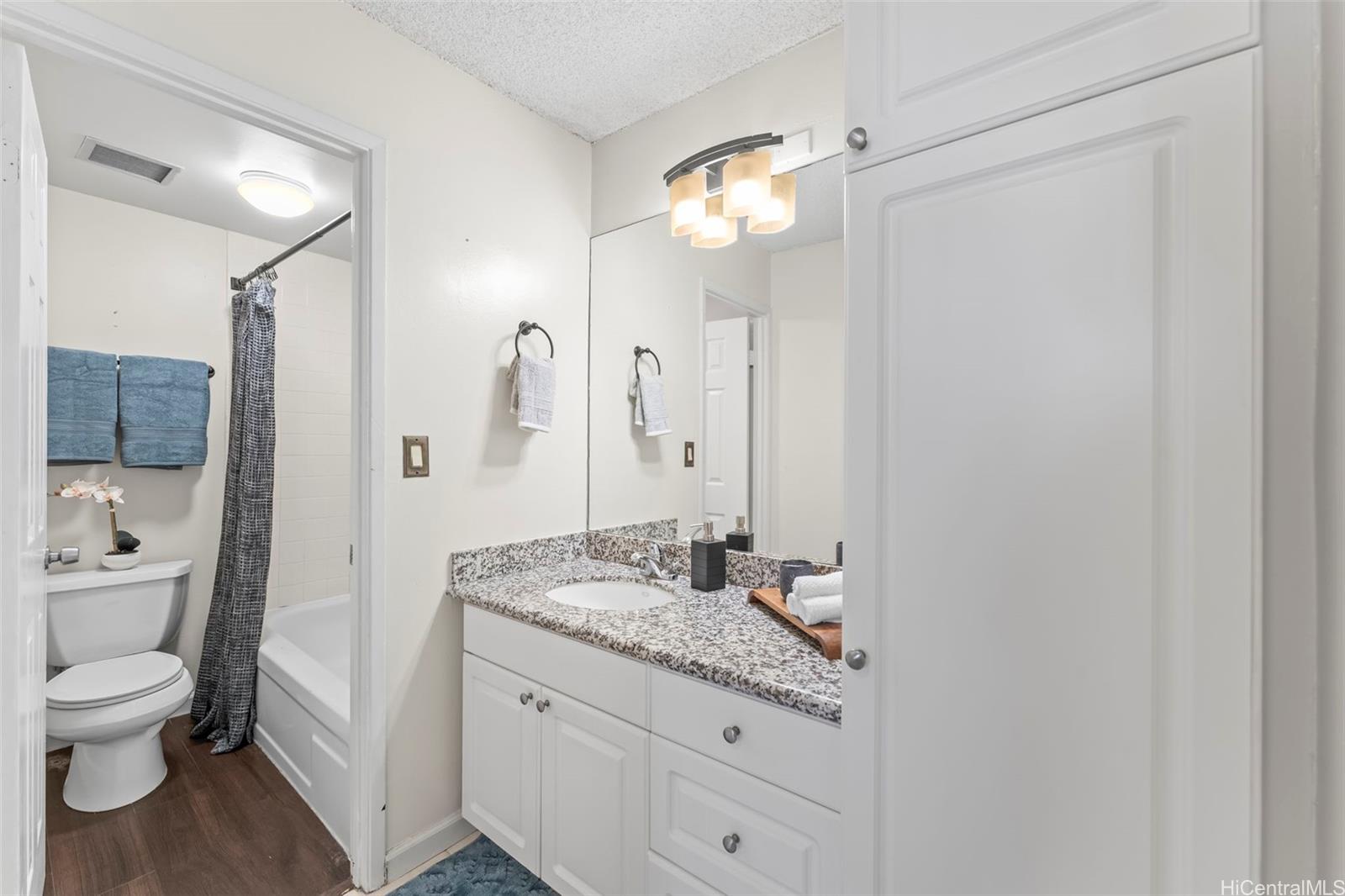 Highlander condo # 1011, Aiea, Hawaii - photo 11 of 18