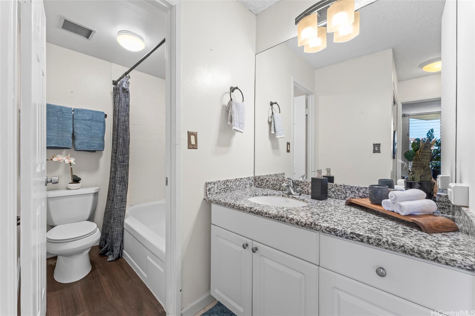 Highlander condo # 1011, Aiea, Hawaii - photo 12 of 18