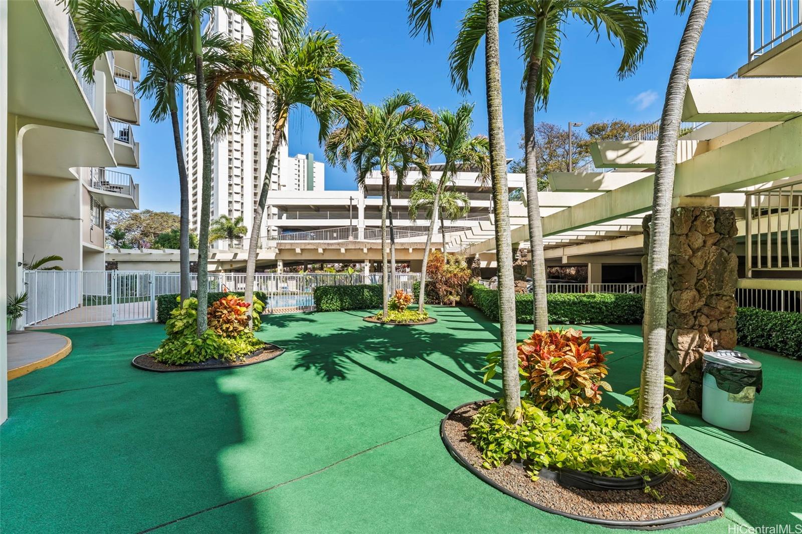 Highlander condo # 1011, Aiea, Hawaii - photo 15 of 18