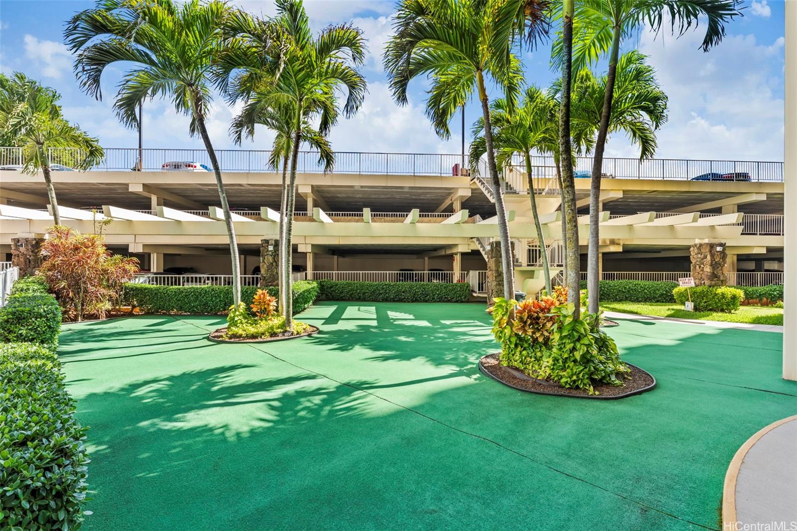 Highlander condo # 1011, Aiea, Hawaii - photo 16 of 18