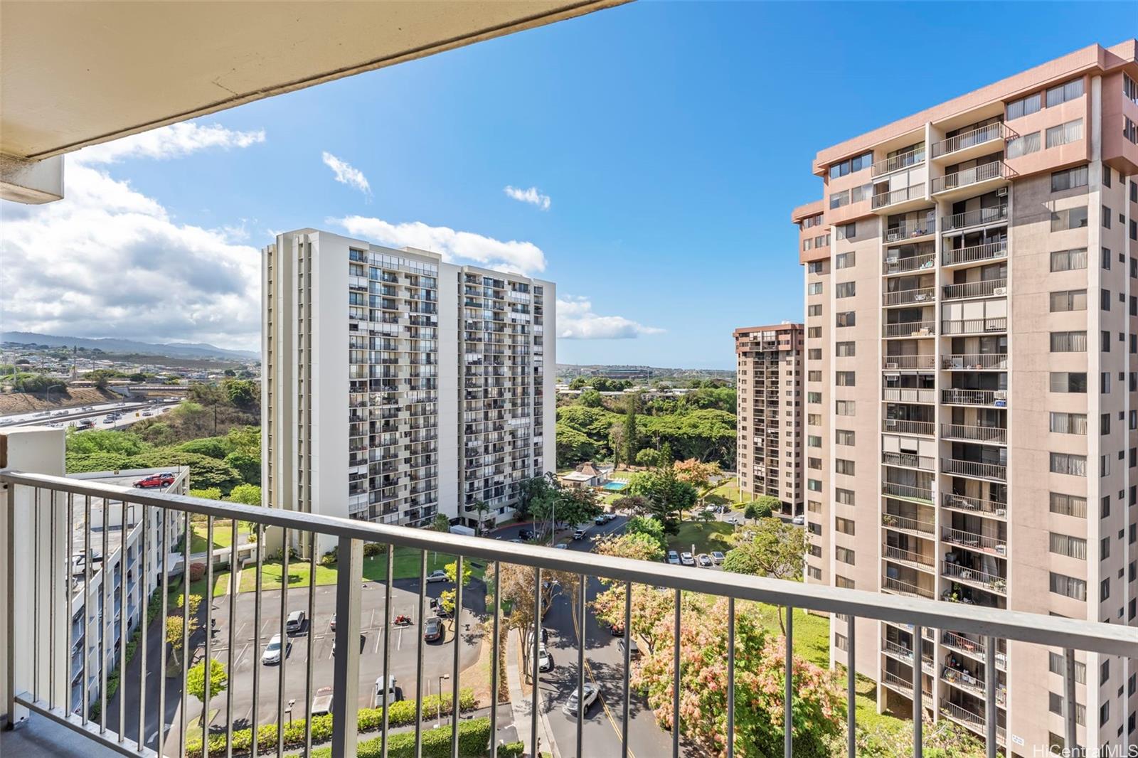 Highlander condo # 1011, Aiea, Hawaii - photo 7 of 18