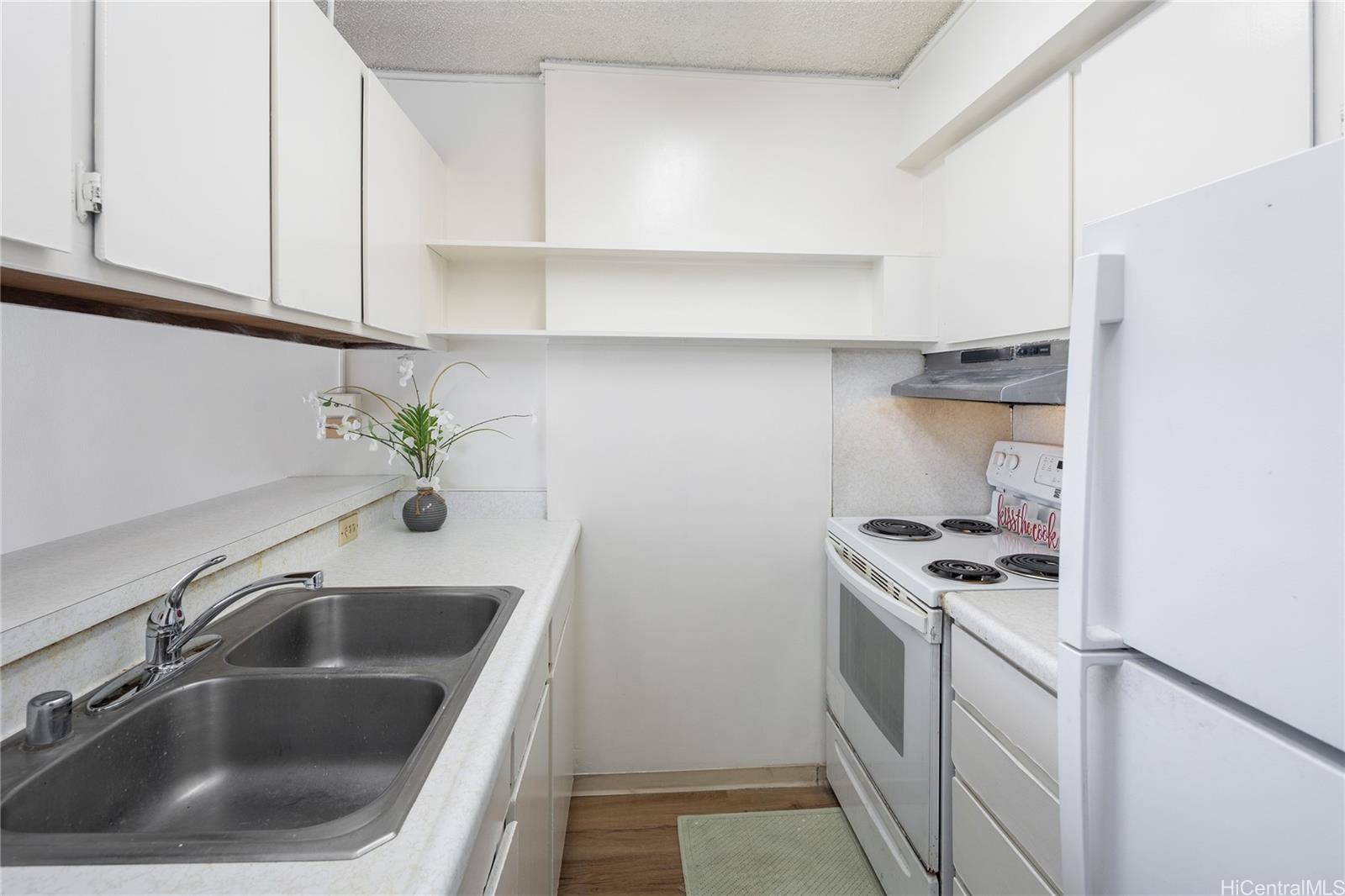Highlander condo # 1108, Aiea, Hawaii - photo 7 of 22