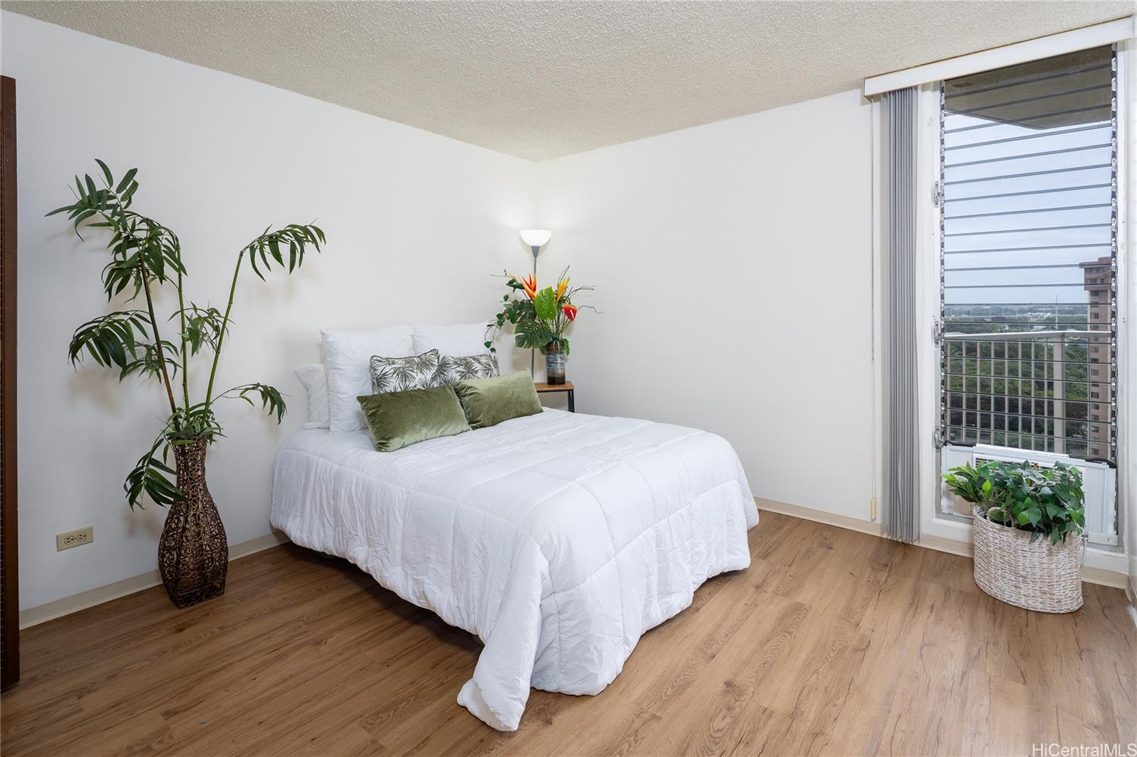 Highlander condo # 1108, Aiea, Hawaii - photo 8 of 22