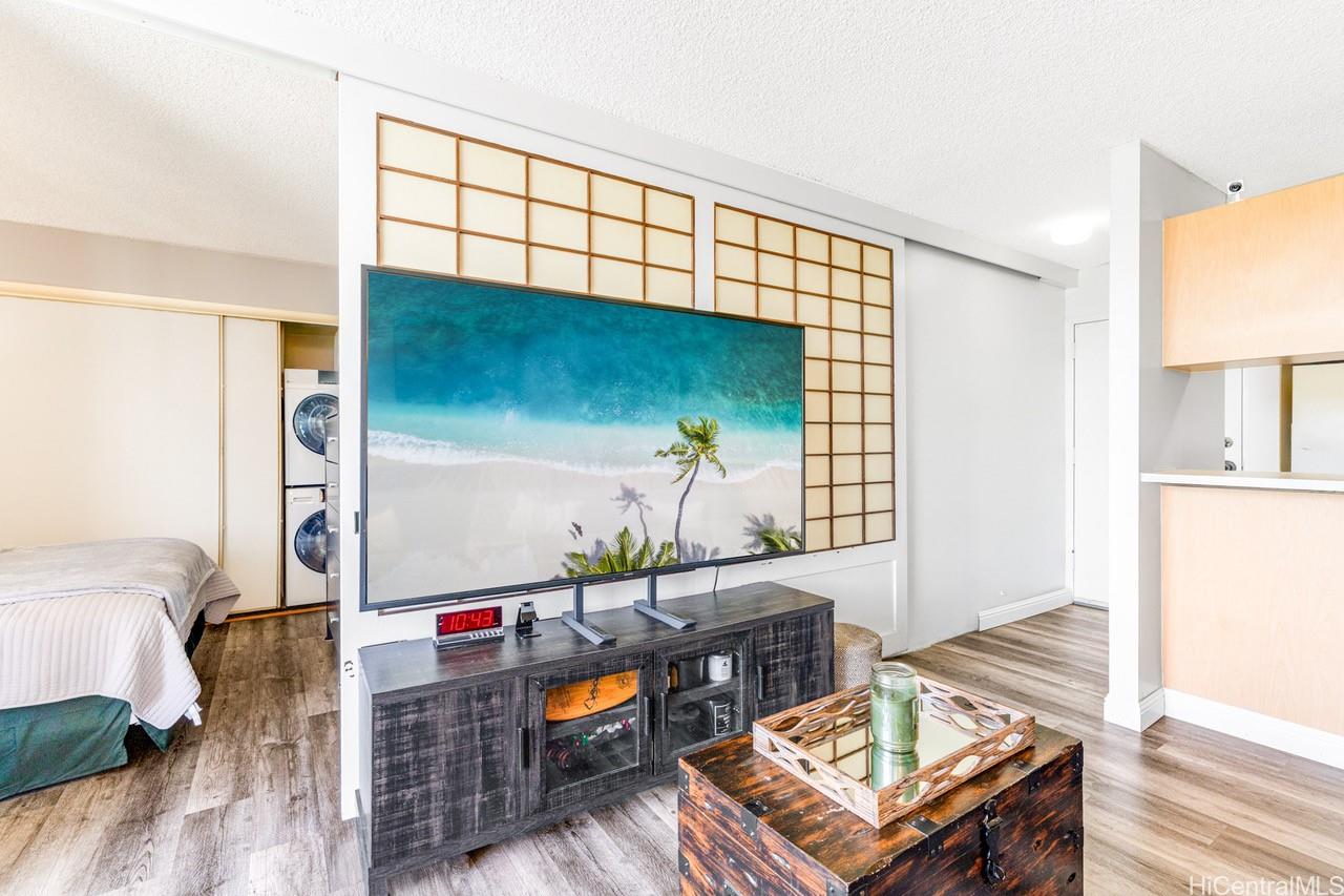 Highlander condo # 1403, Aiea, Hawaii - photo 4 of 17