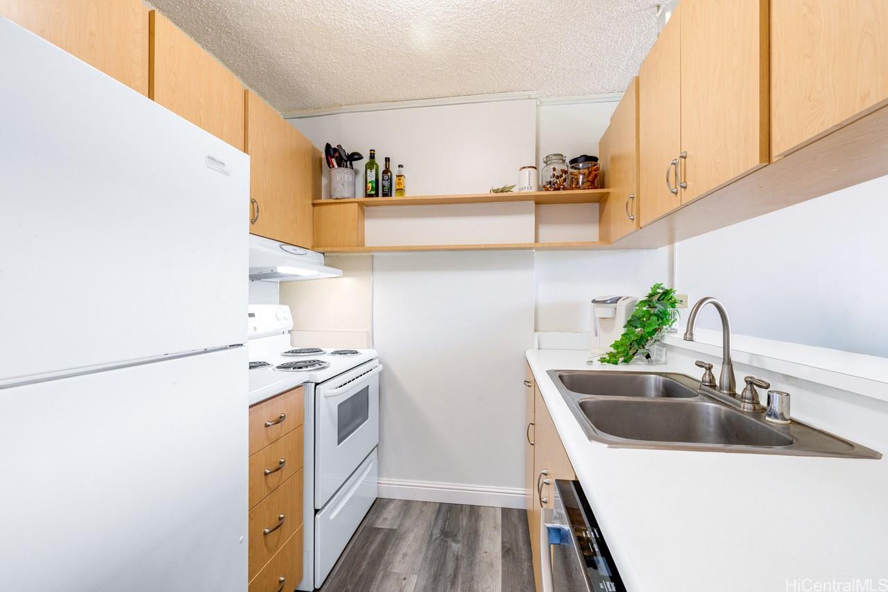 Highlander condo # 1403, Aiea, Hawaii - photo 5 of 17