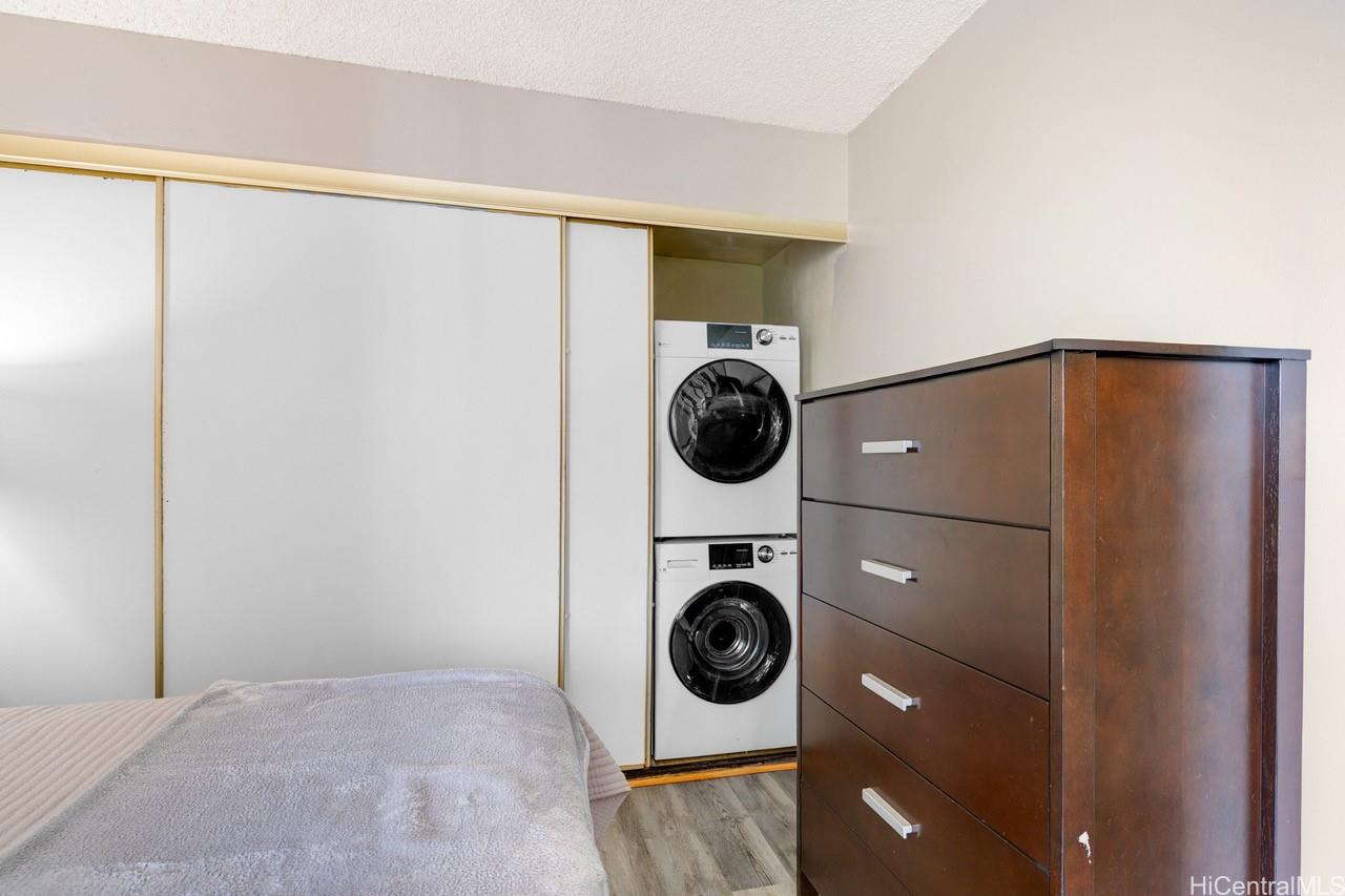 Highlander condo # 1403, Aiea, Hawaii - photo 10 of 17