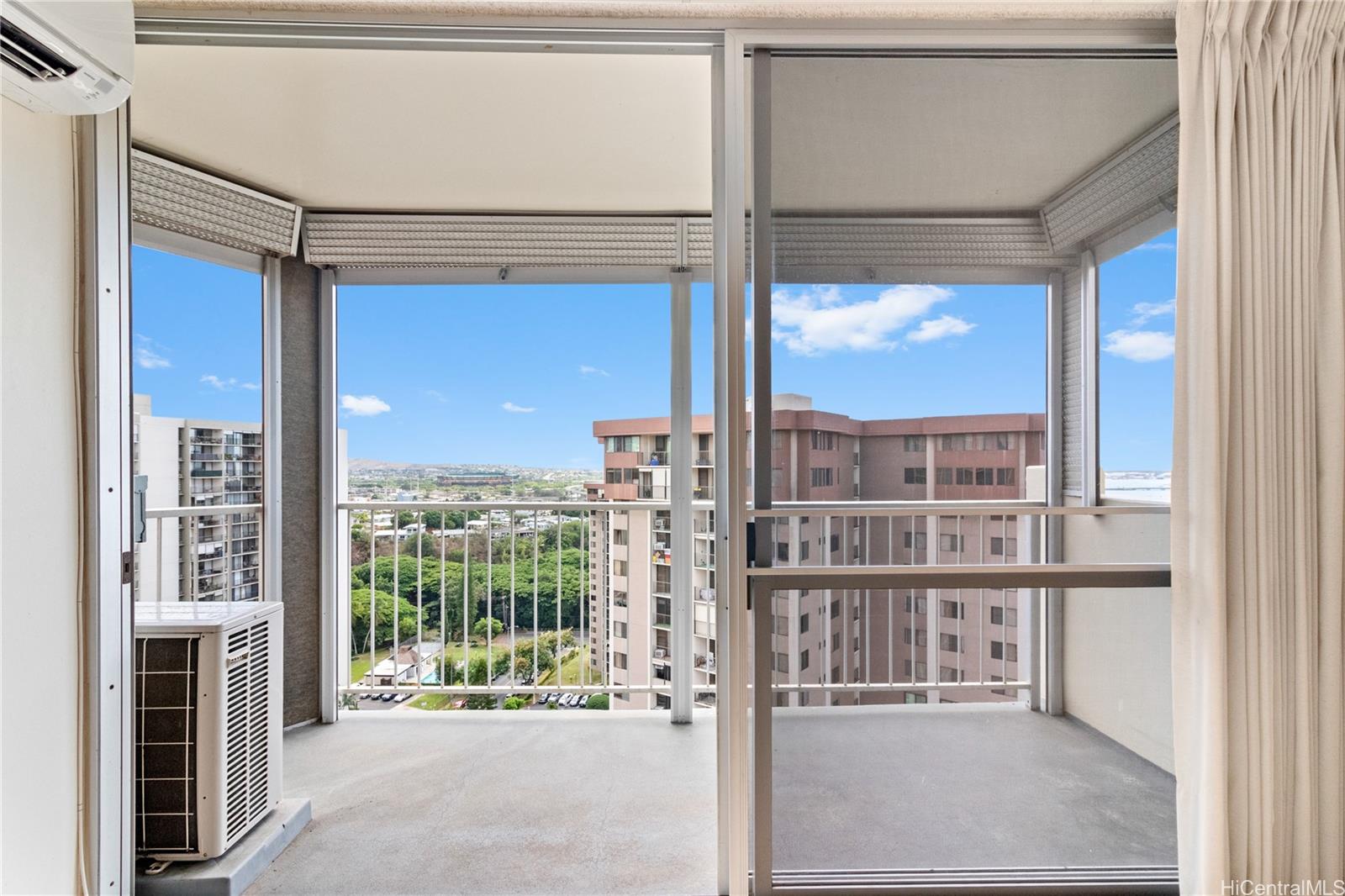 Highlander condo # 1712, Aiea, Hawaii - photo 4 of 19