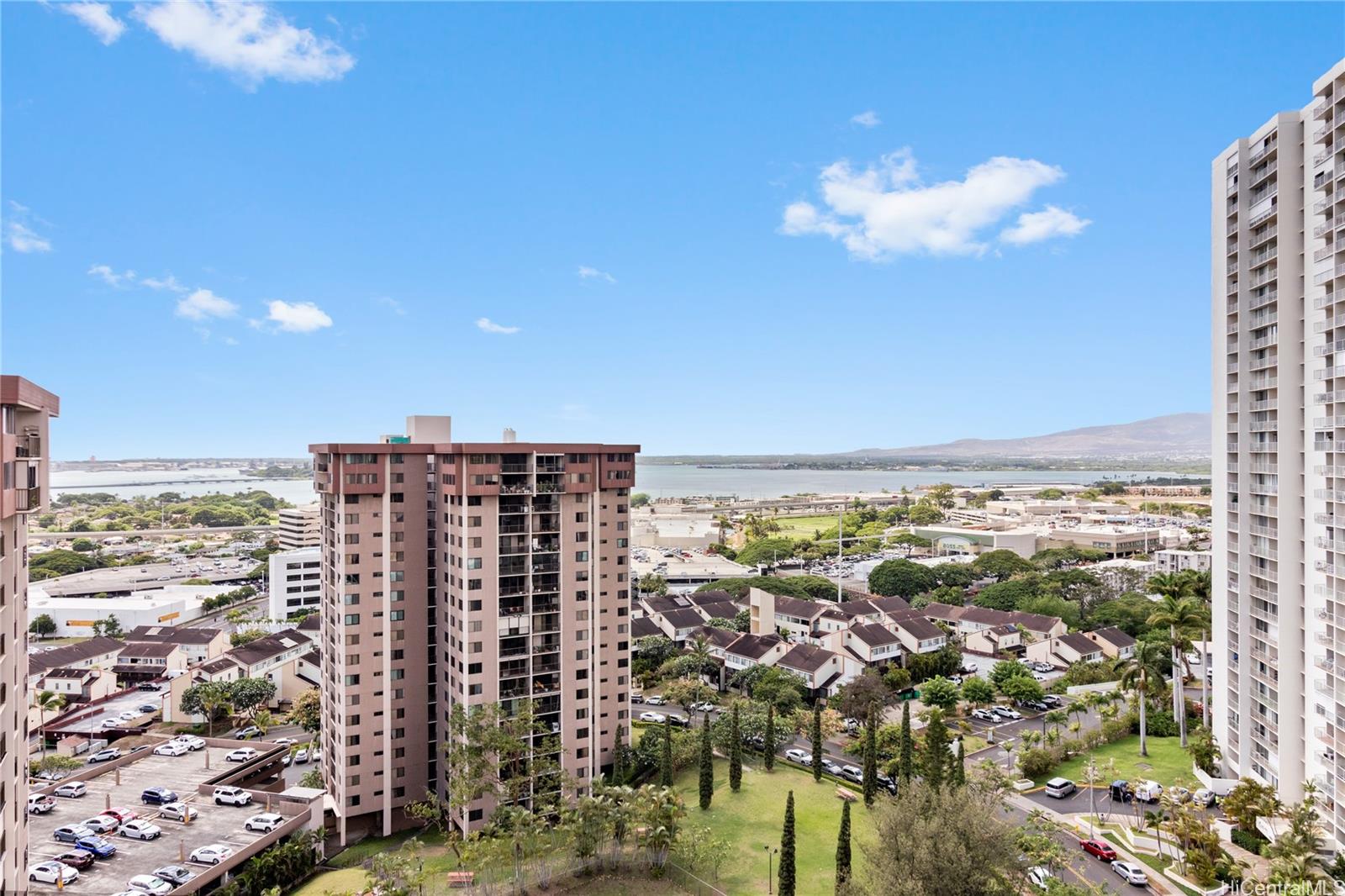 Highlander condo # 1712, Aiea, Hawaii - photo 6 of 19