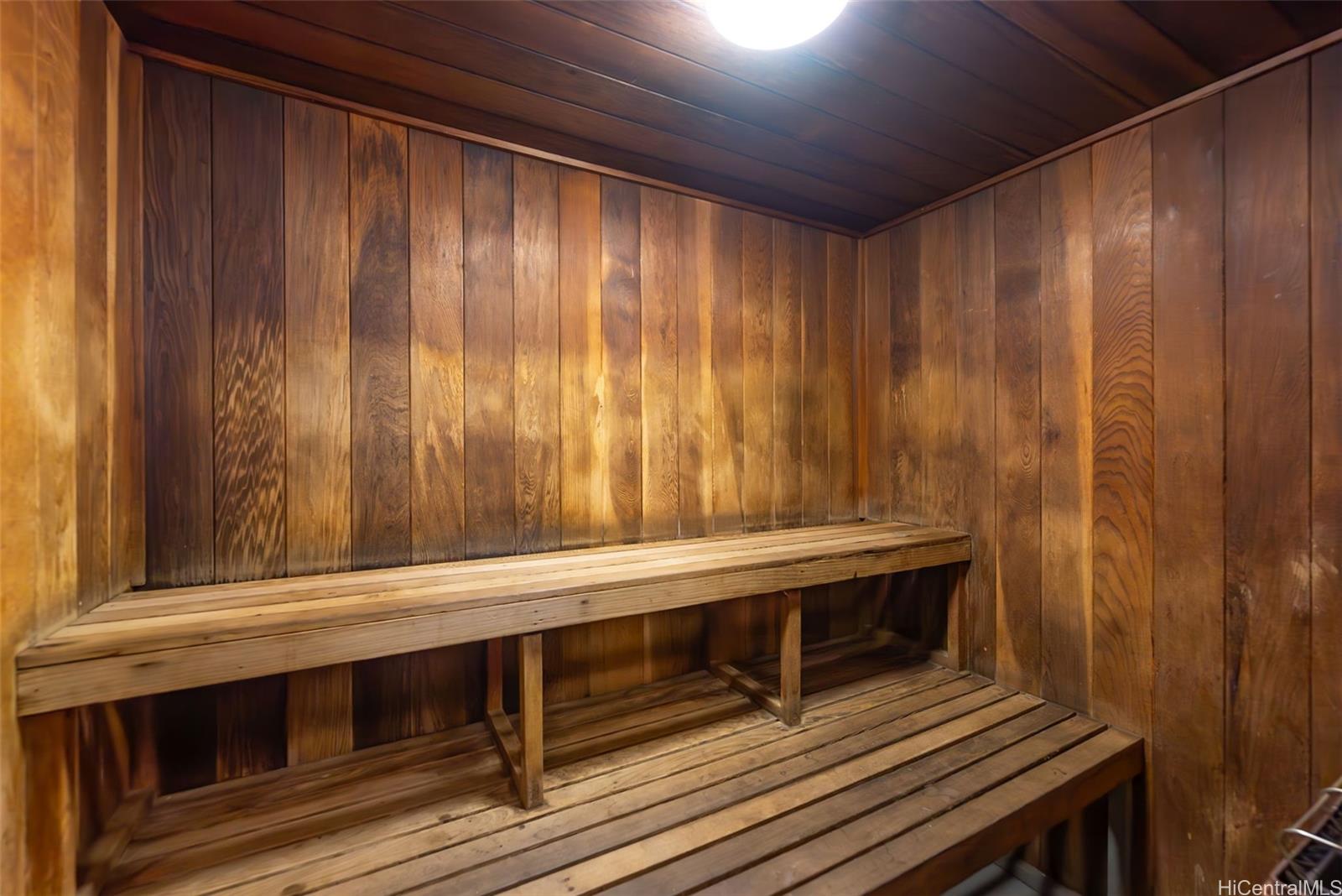 Highlander condo # 208, Aiea, Hawaii - photo 18 of 25