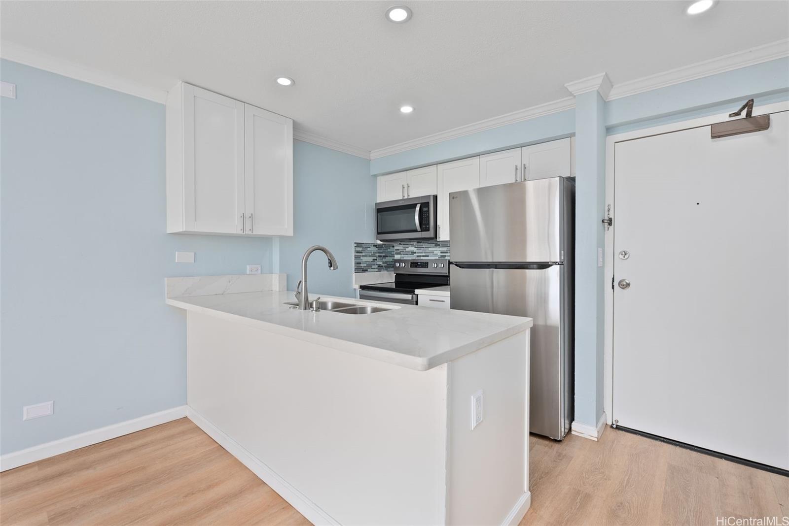 Highlander condo # 208, Aiea, Hawaii - photo 6 of 25