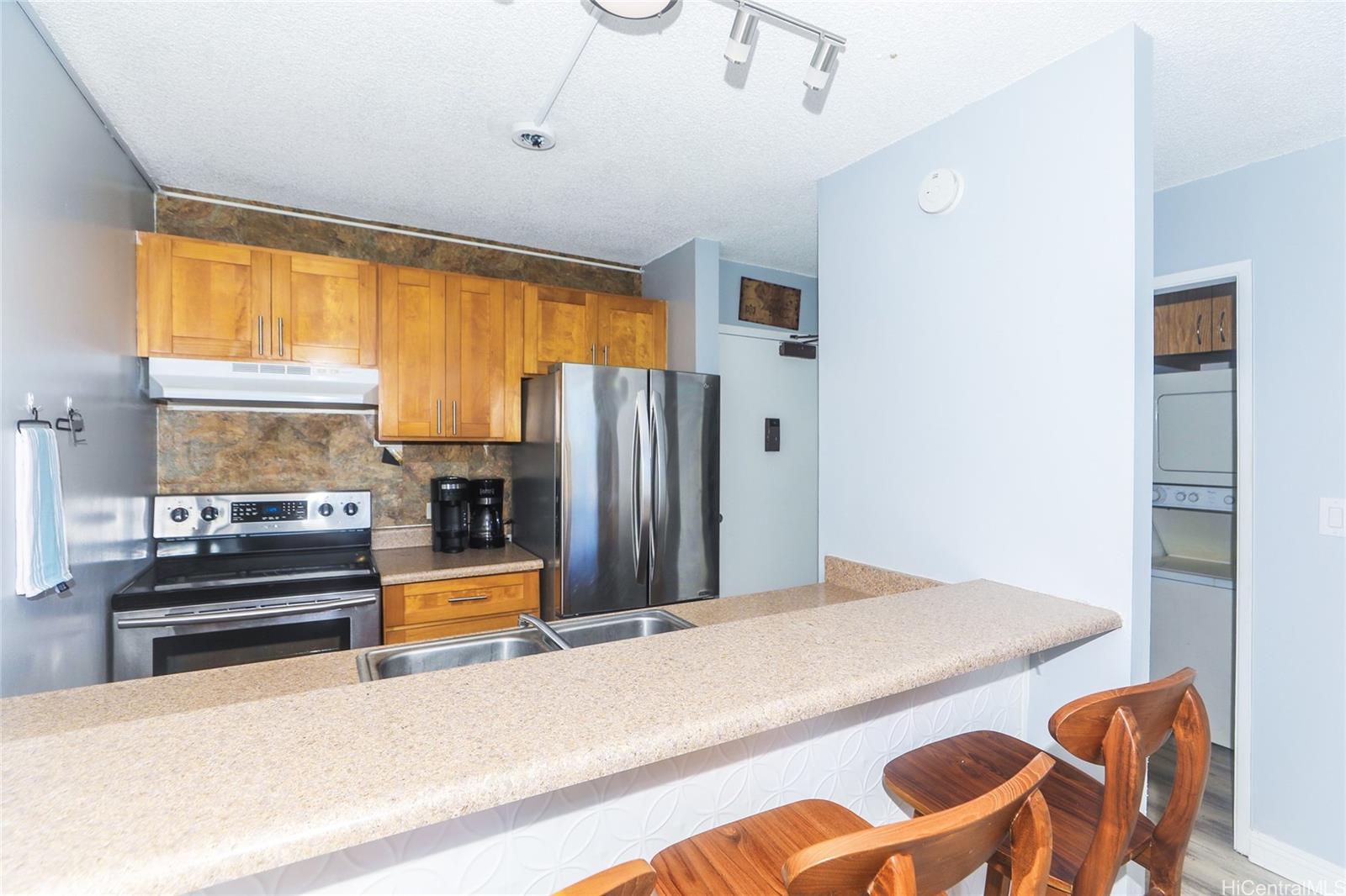 Highlander condo # 312, Aiea, Hawaii - photo 12 of 25