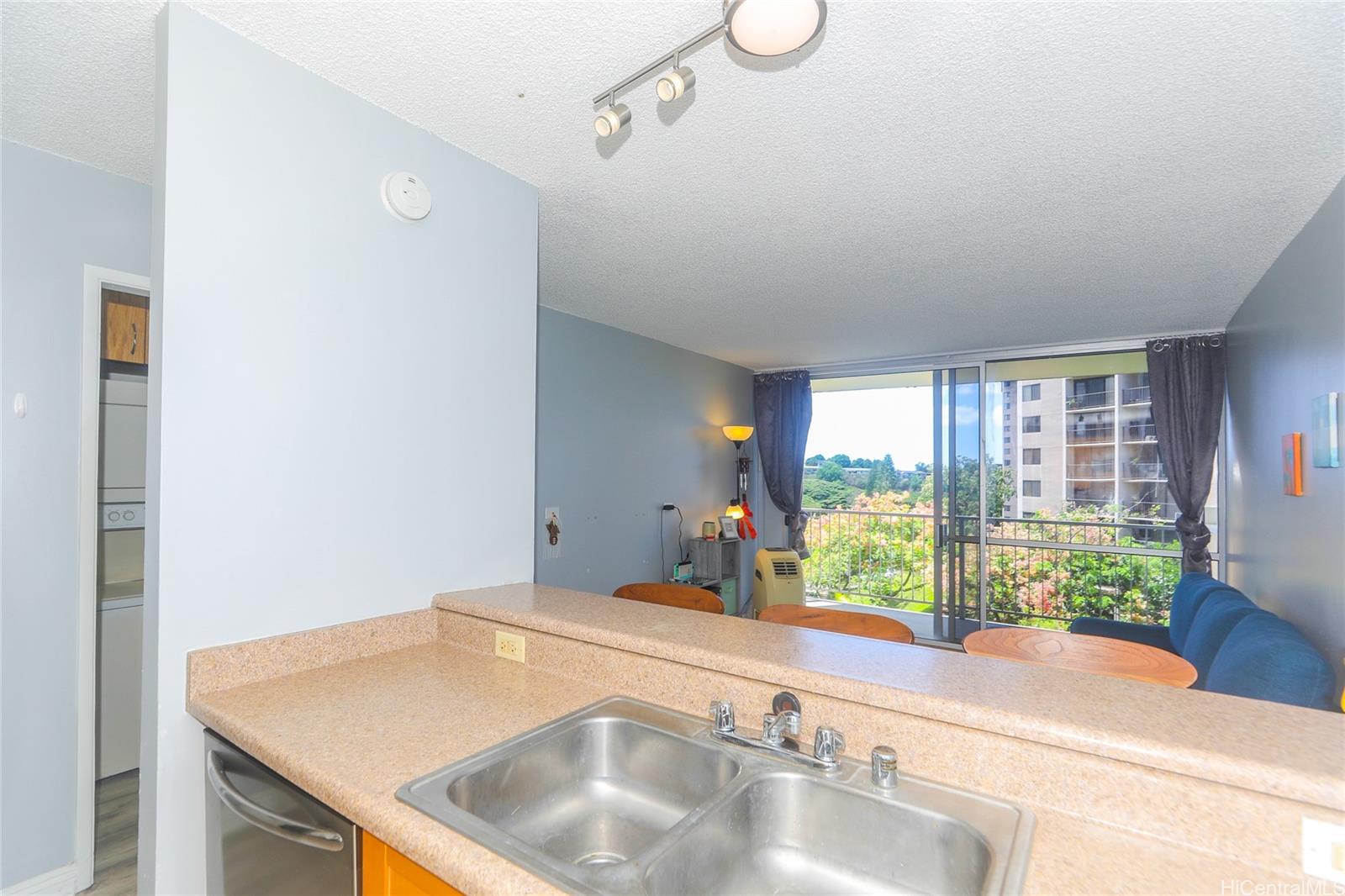 Highlander condo # 312, Aiea, Hawaii - photo 14 of 24