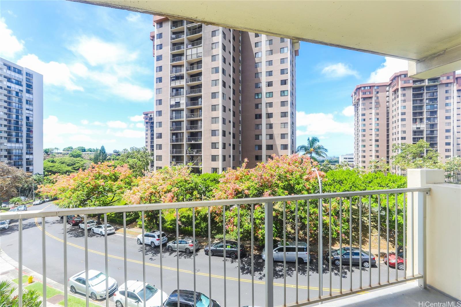 Highlander condo # 312, Aiea, Hawaii - photo 3 of 25