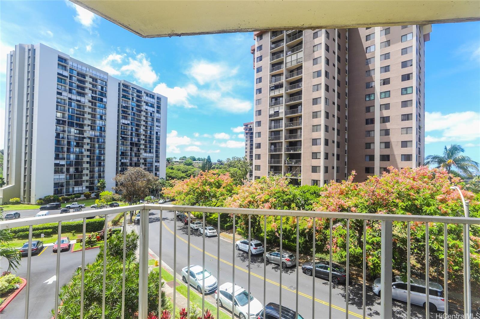 Highlander condo # 312, Aiea, Hawaii - photo 4 of 25