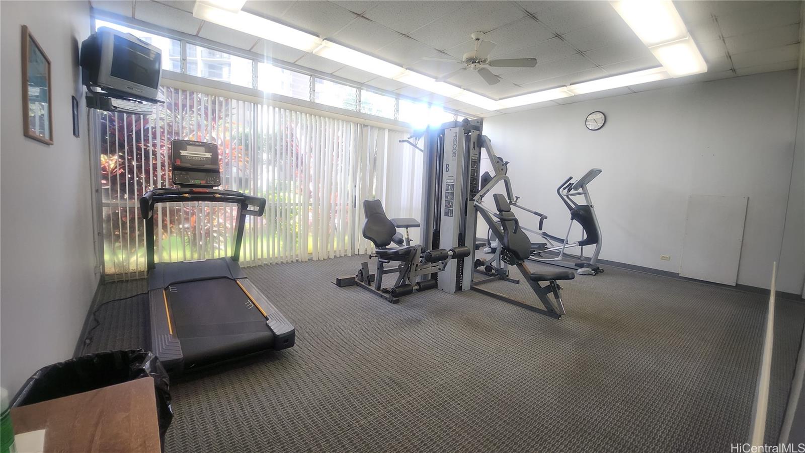 Highlander condo # 312, Aiea, Hawaii - photo 18 of 25