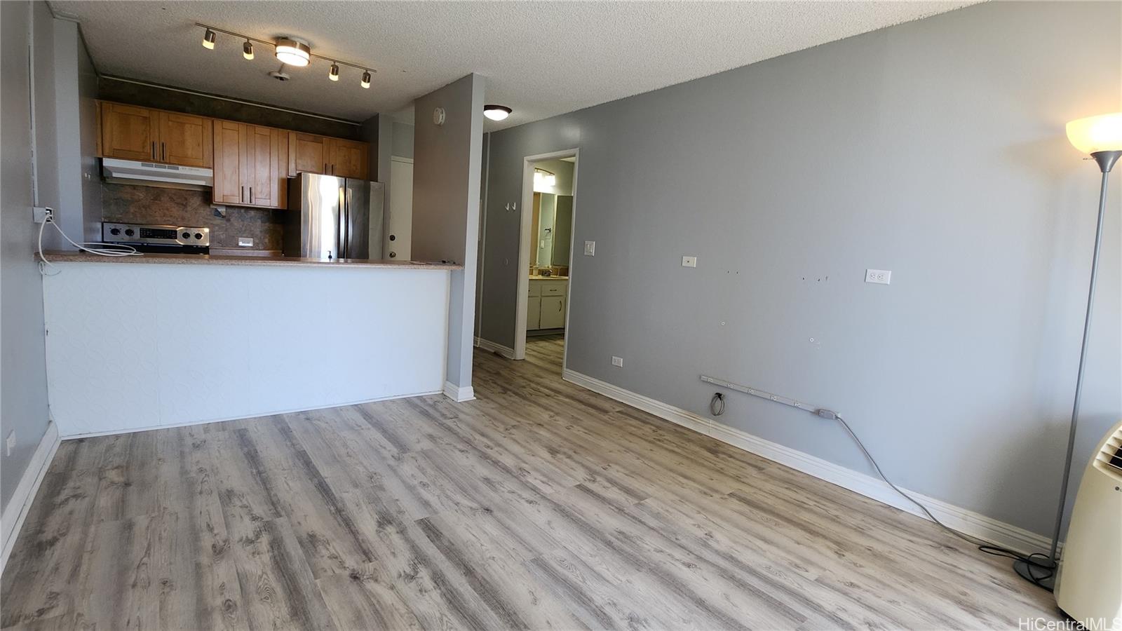 Highlander condo # 312, Aiea, Hawaii - photo 3 of 25