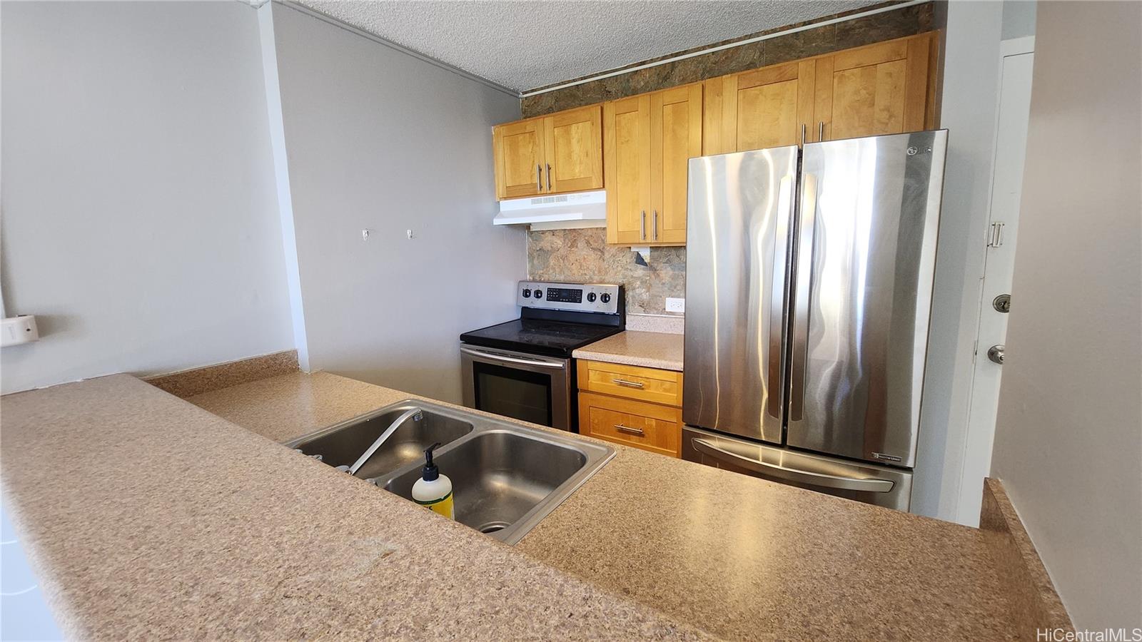 Highlander condo # 312, Aiea, Hawaii - photo 5 of 25