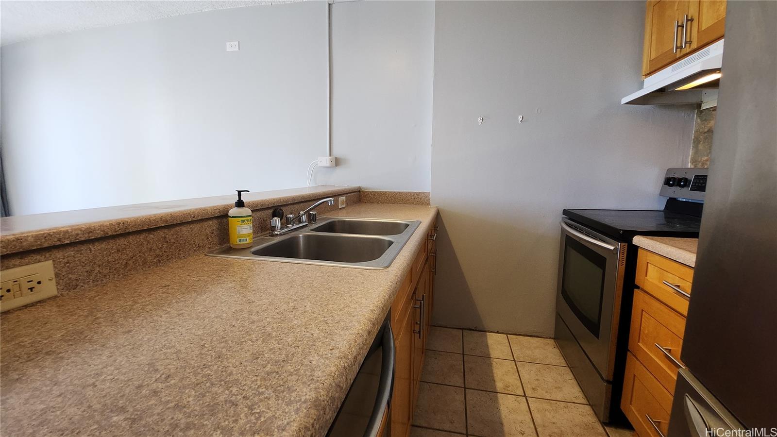 Highlander condo # 312, Aiea, Hawaii - photo 8 of 25