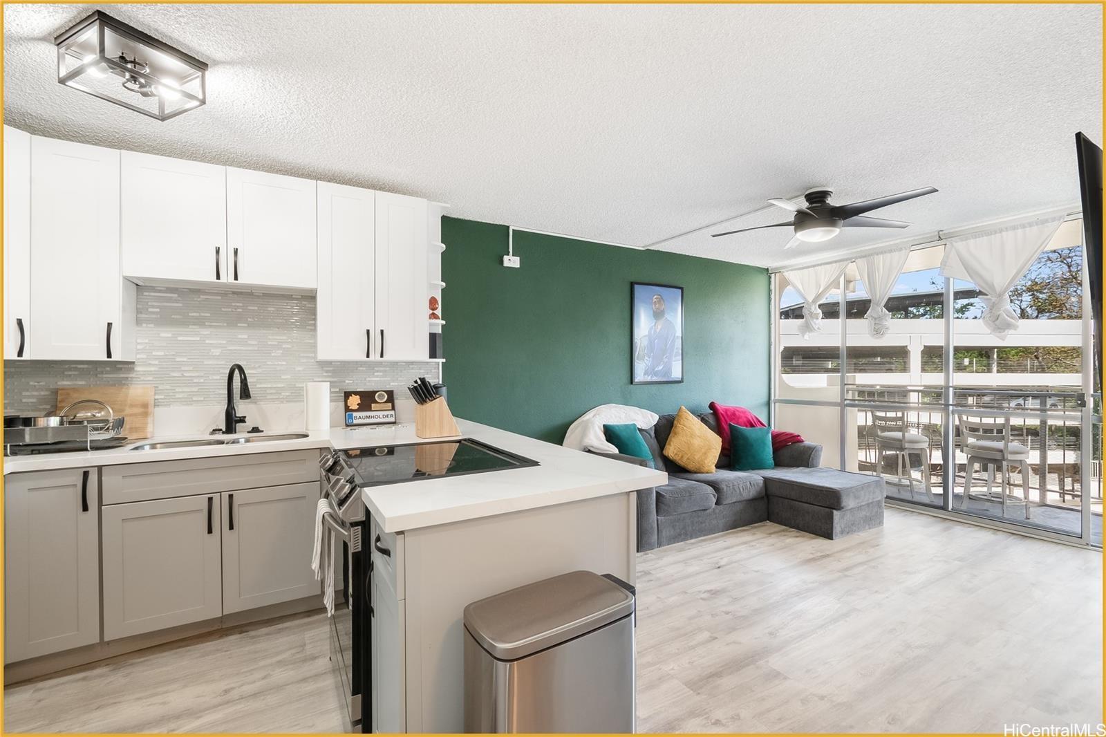 Highlander condo # 401, Aiea, Hawaii - photo 3 of 23