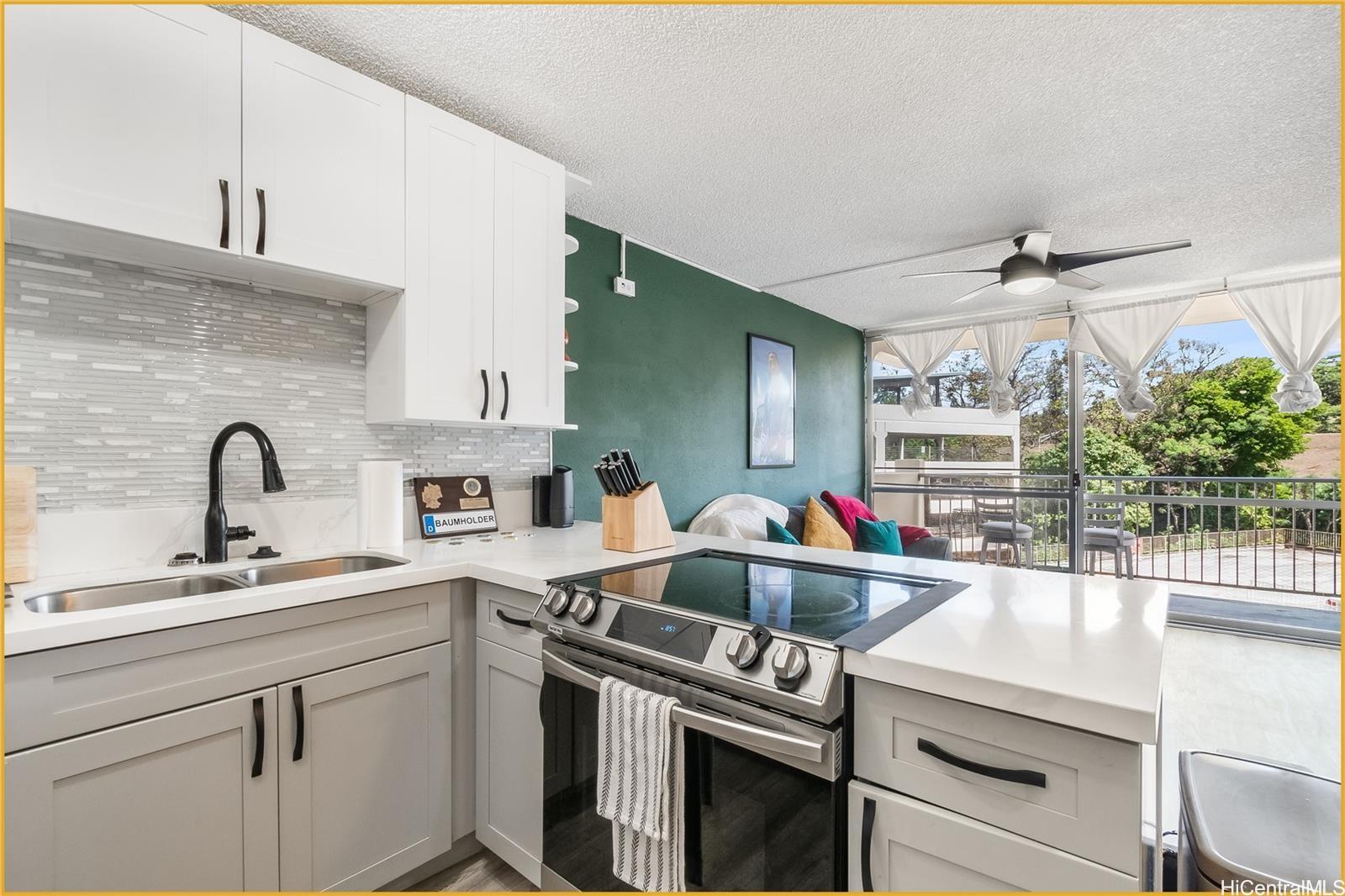 Highlander condo # 401, Aiea, Hawaii - photo 6 of 23