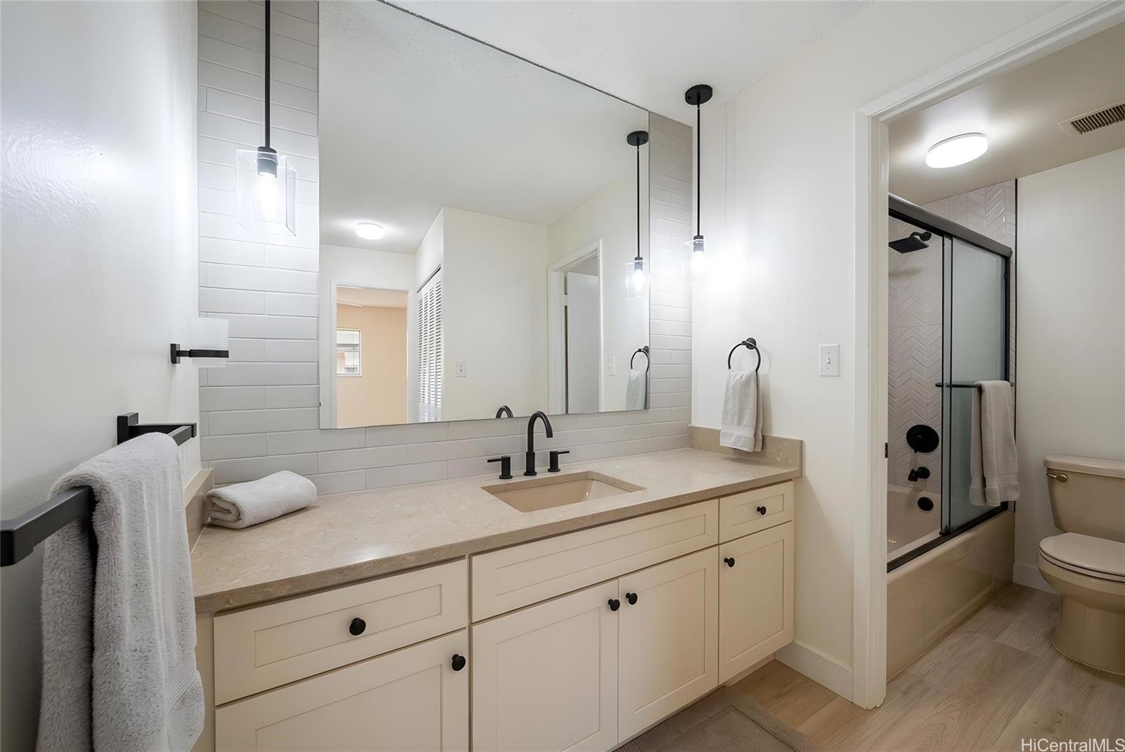 Highlander condo # 608, Aiea, Hawaii - photo 18 of 24