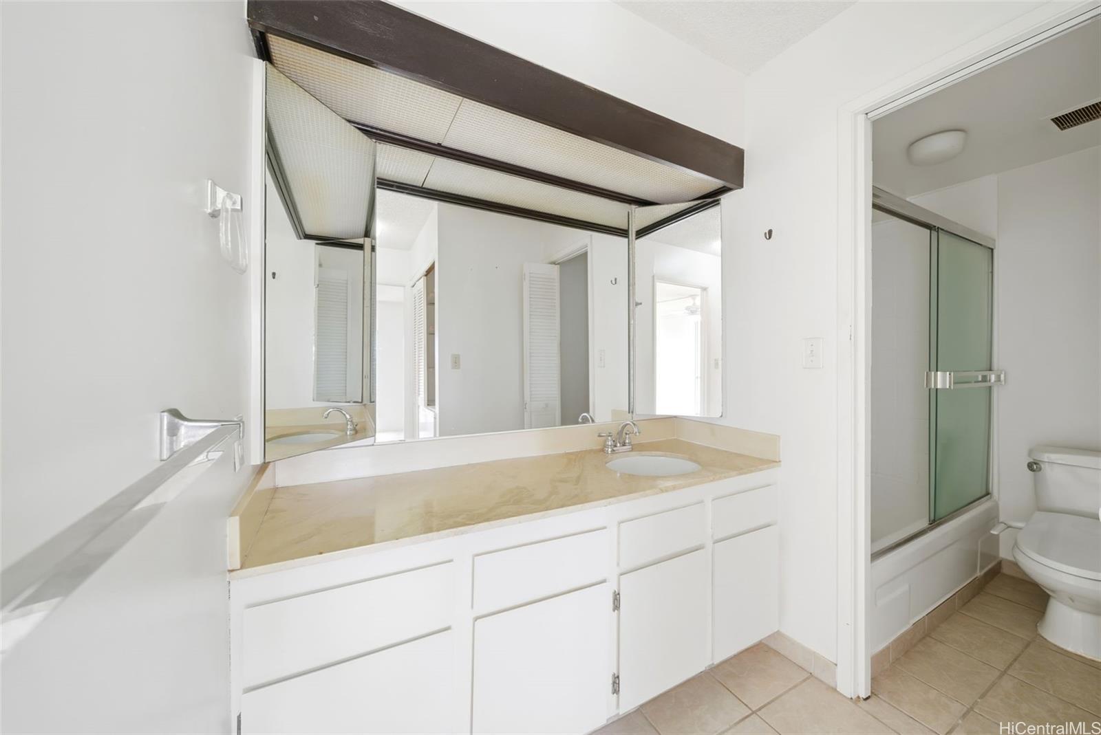 Highlander condo # 608, Aiea, Hawaii - photo 19 of 24