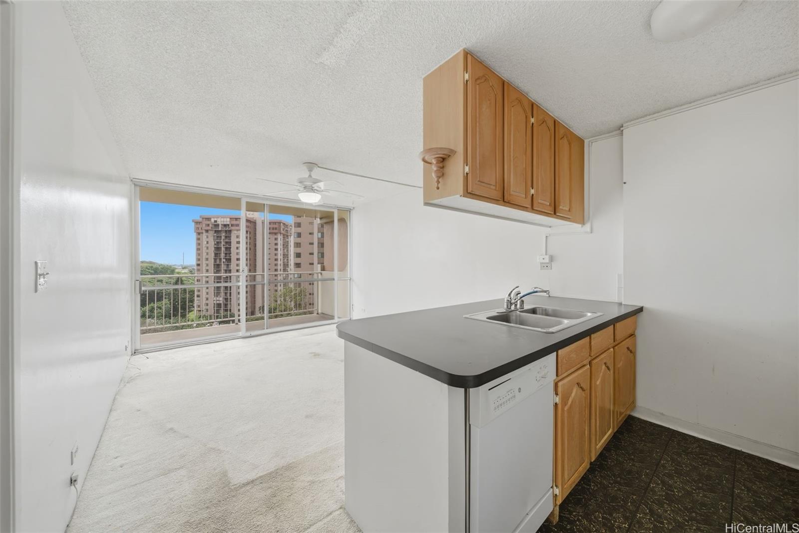 Highlander condo # 608, Aiea, Hawaii - photo 6 of 24