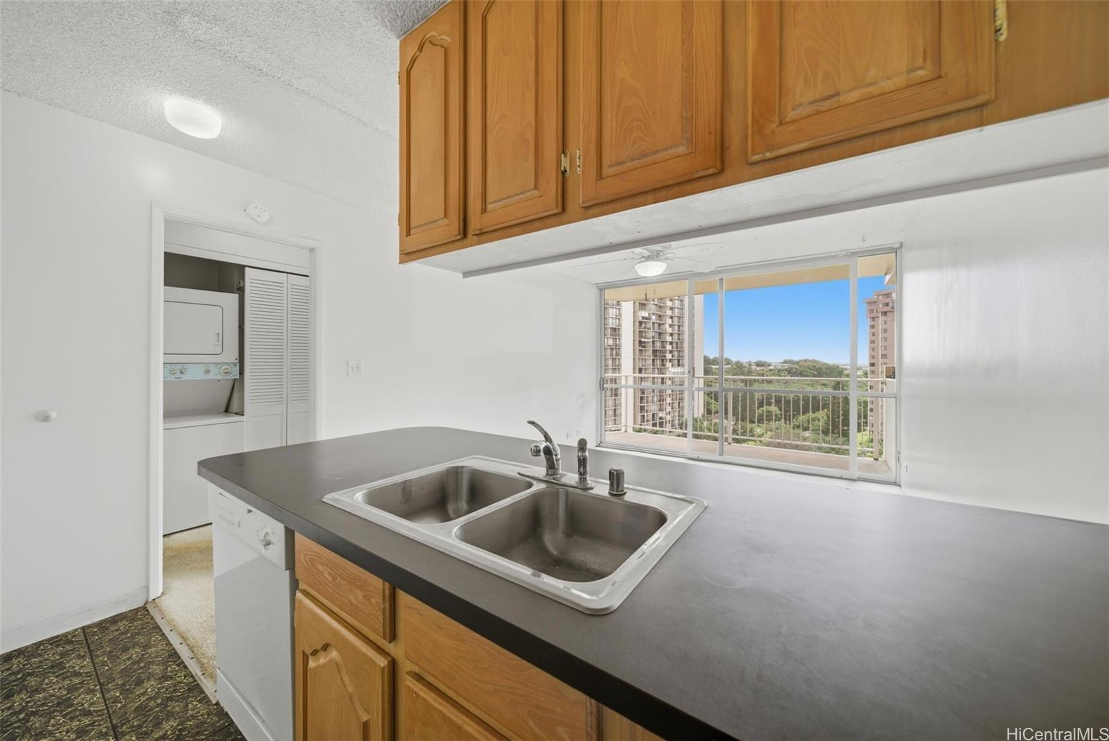 Highlander condo # 608, Aiea, Hawaii - photo 7 of 24