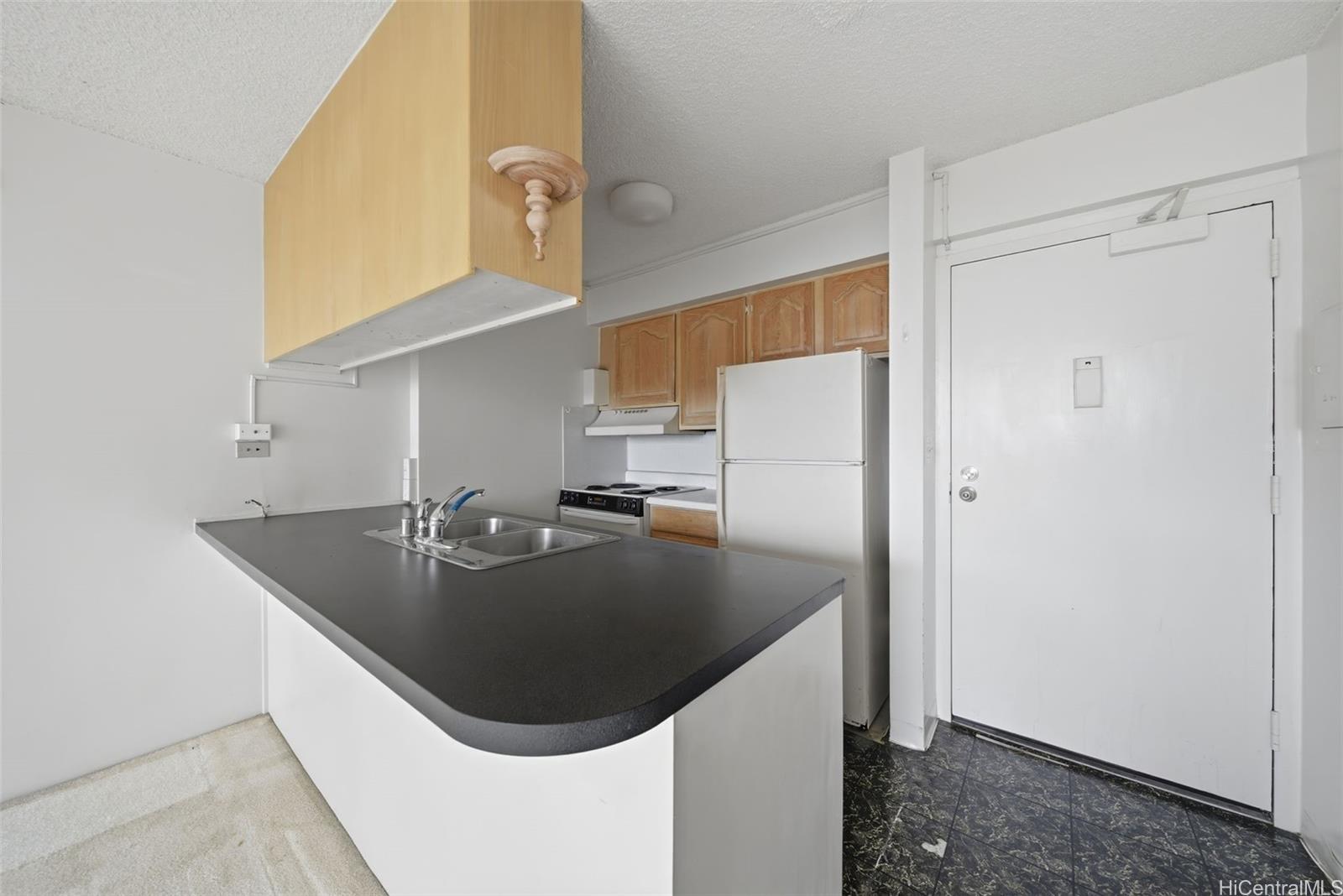 Highlander condo # 608, Aiea, Hawaii - photo 8 of 24