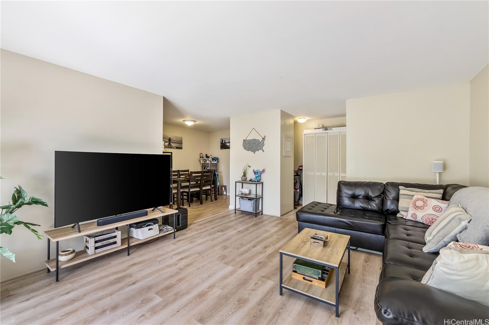 Newtown Estates 8805, 98452 Kilinoe Street, Aiea Newtown townhouse