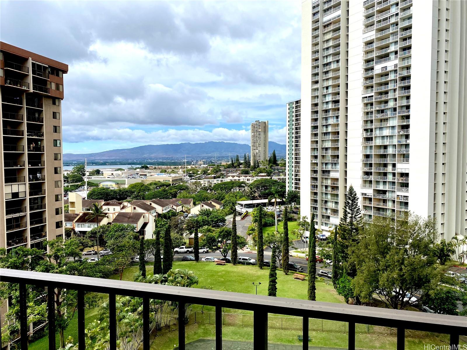 Park at Pearlridge condo # B1104, Aiea, Hawaii - photo 5 of 15