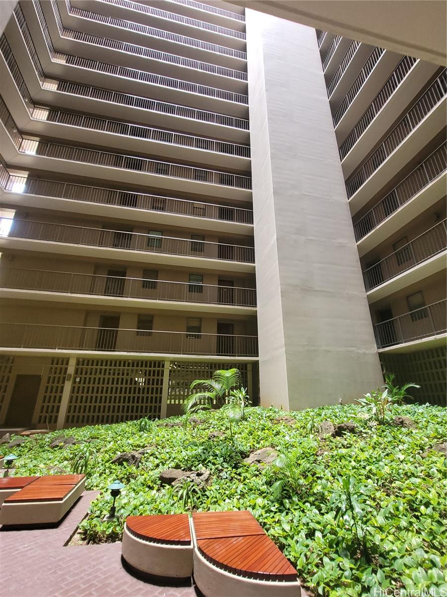 Park At Pearlridge condo # B1603, Aiea, Hawaii - photo 19 of 20