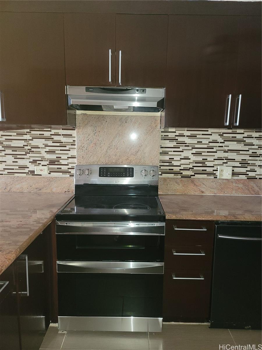 Park At Pearlridge condo # B1603, Aiea, Hawaii - photo 3 of 20