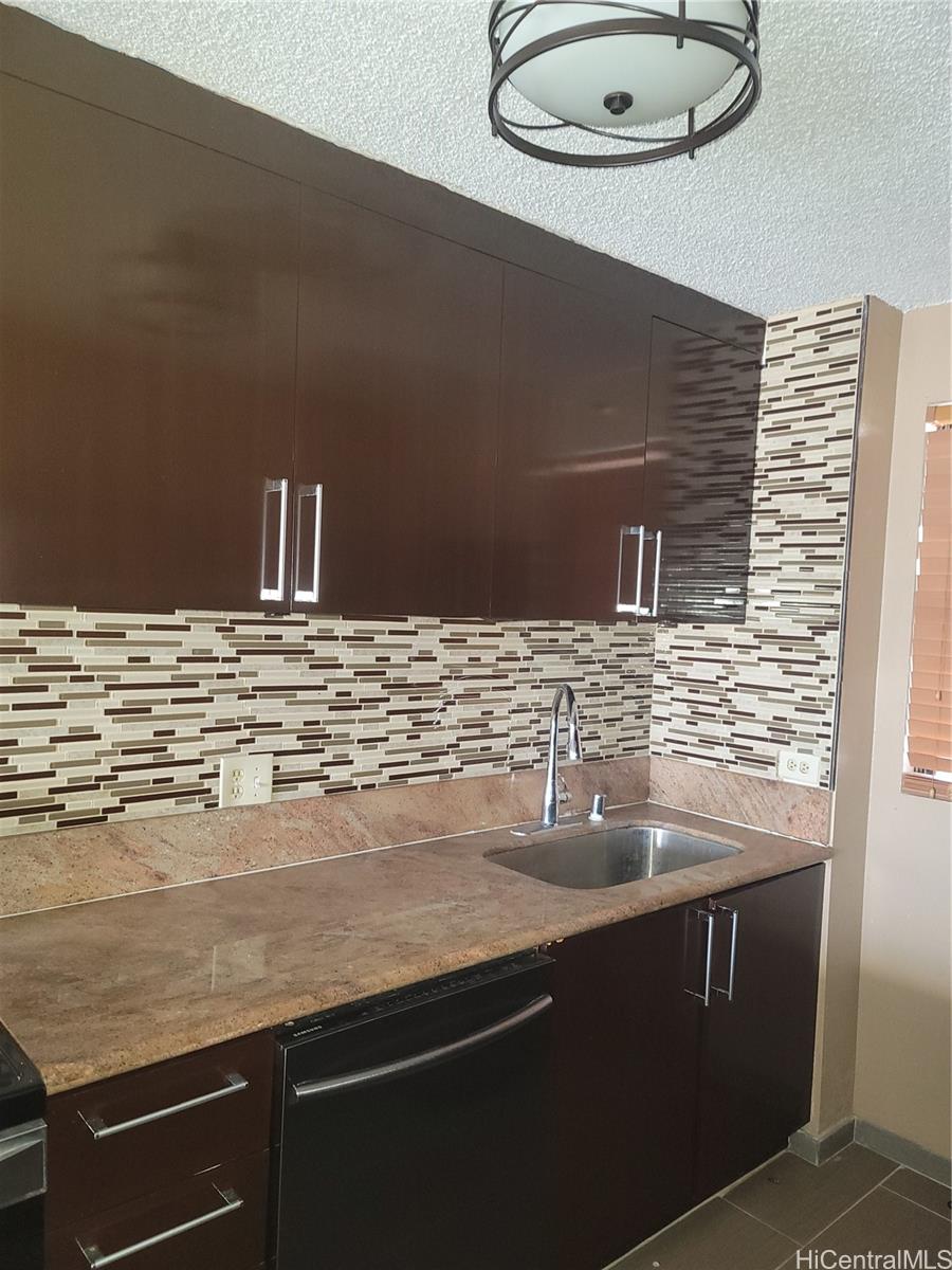 Park At Pearlridge condo # B1603, Aiea, Hawaii - photo 4 of 20