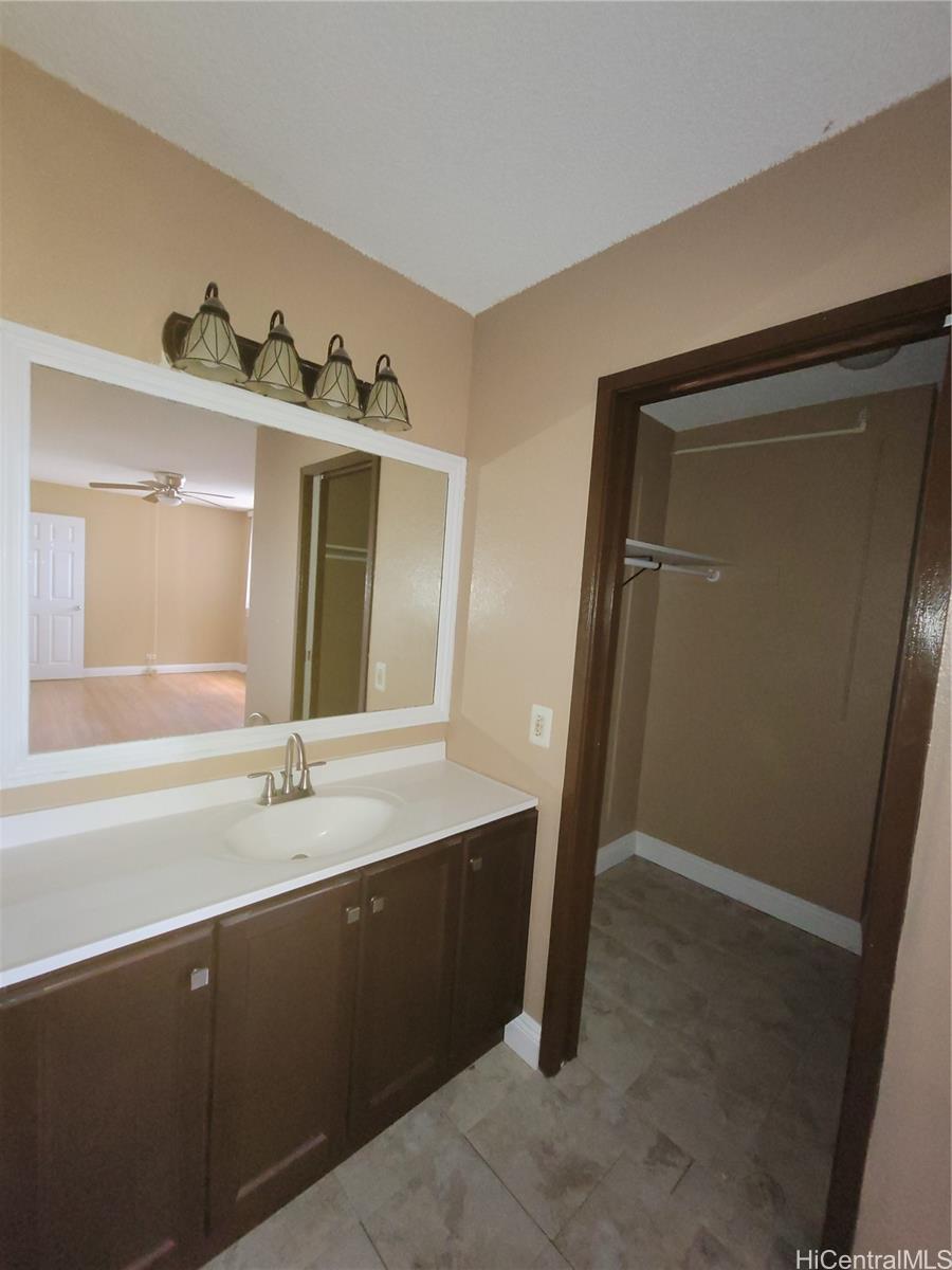 Park At Pearlridge condo # B1603, Aiea, Hawaii - photo 21 of 25