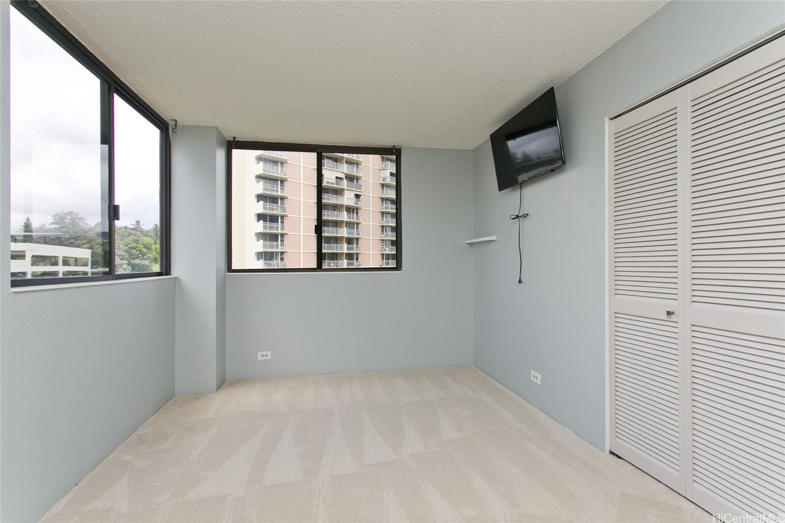 Park At Pearlridge condo # B504, Aiea, Hawaii - photo 6 of 11