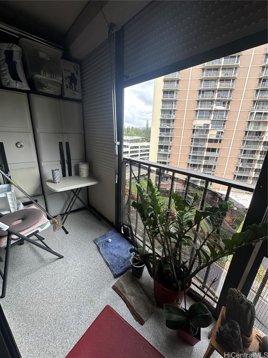 Park At Pearlridge condo # B906, Aiea, Hawaii - photo 11 of 12