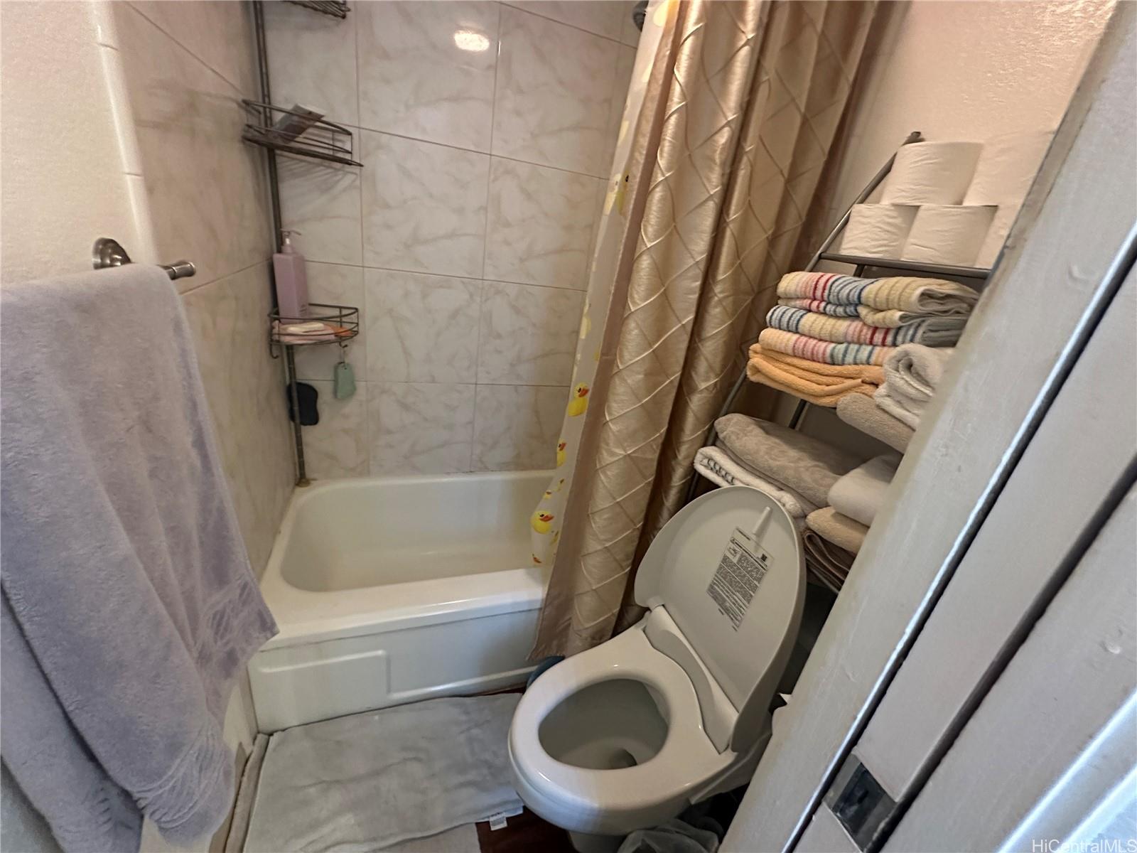 Park At Pearlridge condo # B906, Aiea, Hawaii - photo 8 of 12