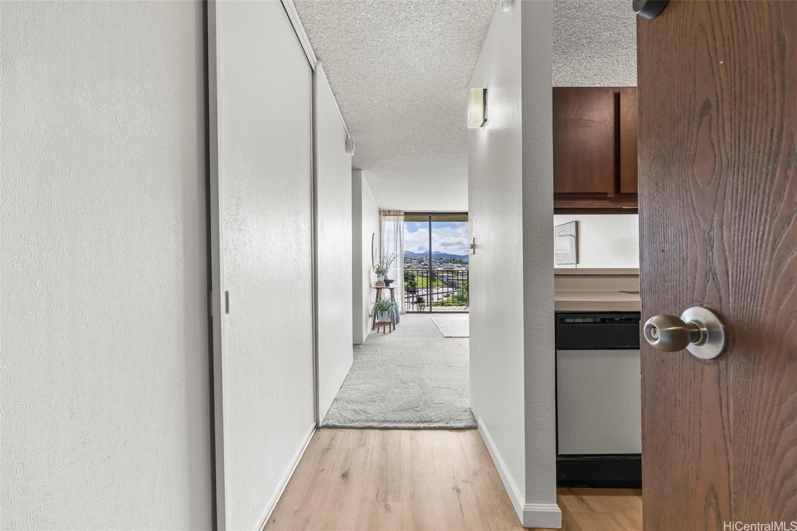 Pearl 1 condo # 14A, Aiea, Hawaii - photo 2 of 23