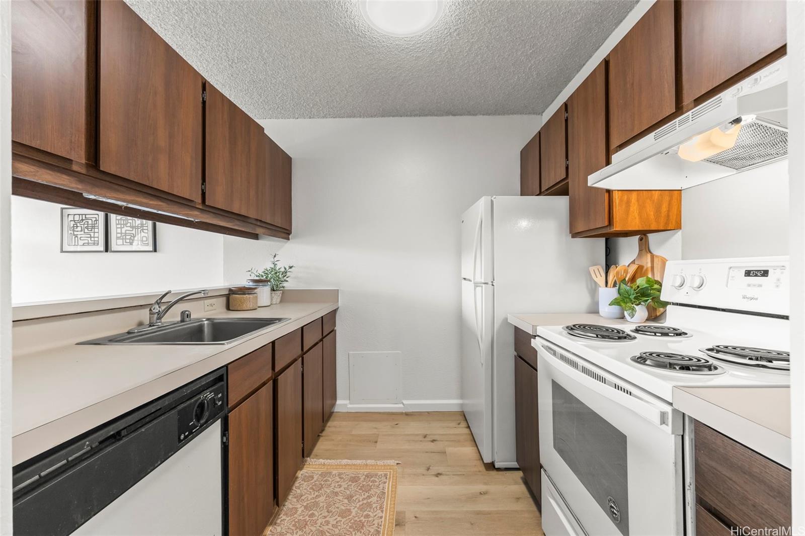 Pearl 1 condo # 14A, Aiea, Hawaii - photo 3 of 23